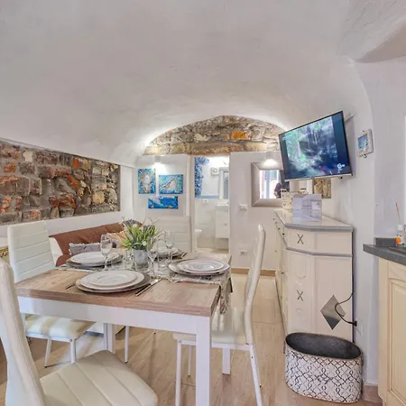 Apartment Le Petit Bijoux De La Pigna - Happy Sanremo